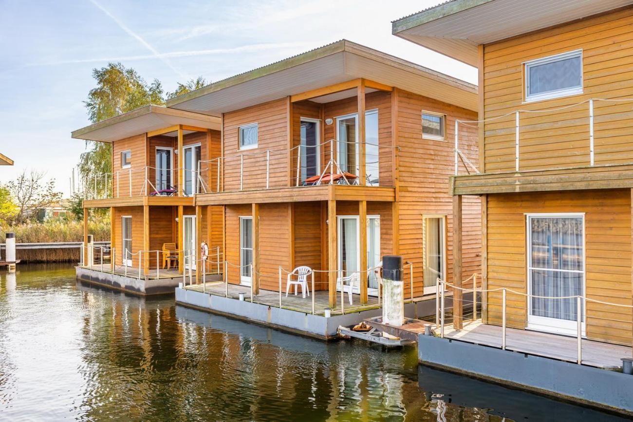 Floating Houses Classic _ _Schwimm Barth Ngoại thất bức ảnh